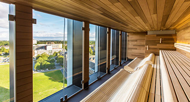 Sauna met panoramisch uitzicht bij Fletcher Wellness-Hotel Leiden